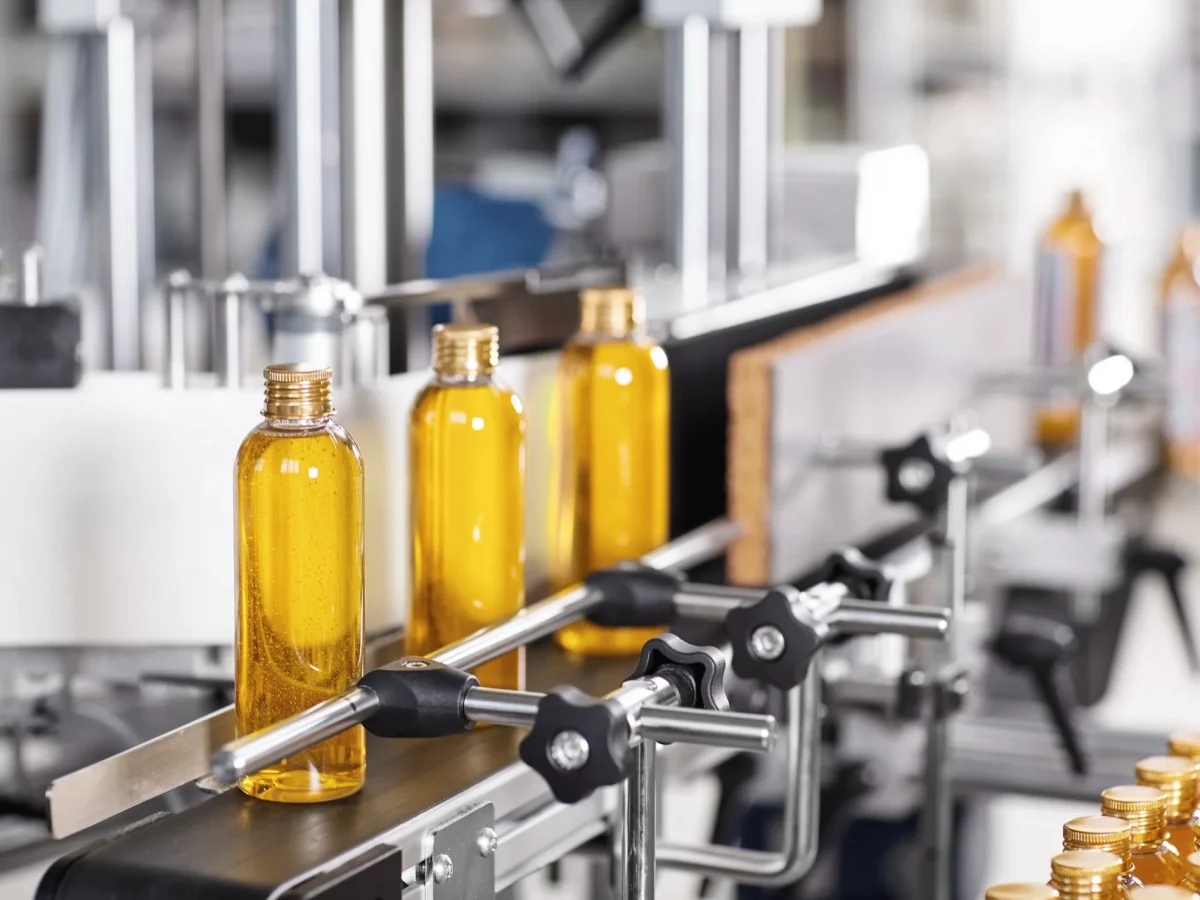 transparent-plastic-bottles-fi_2048x2048